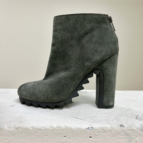 Gorgeous Suede Healed Ankle Boots - Picture 1 of 6